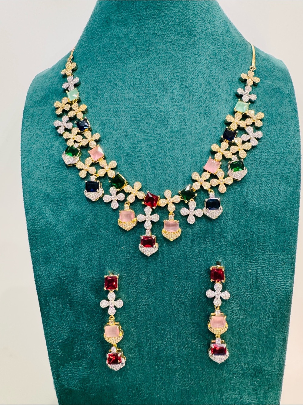 Fashion Jewelry Gold Floral Multicolor Crystal Necklace with Matching Earrings